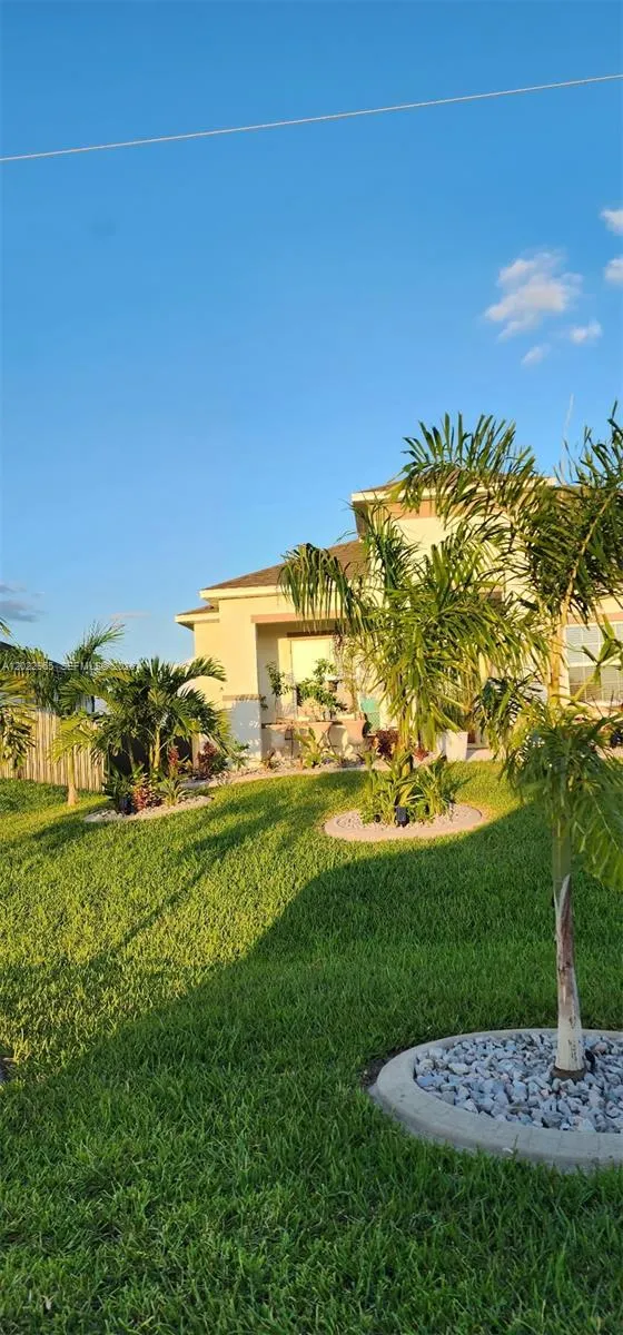 225 SW 31ST PL, Cape Coral FL 33991