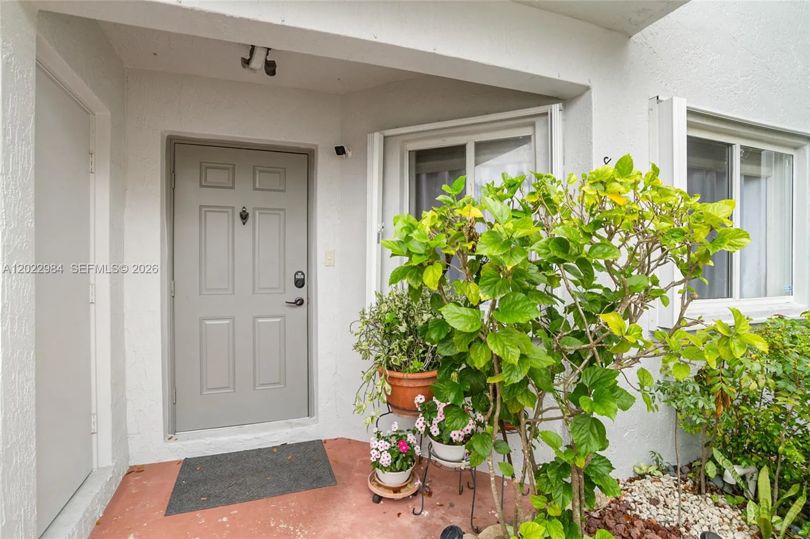 881 NW 208th Dr, Pembroke Pines FL 33029