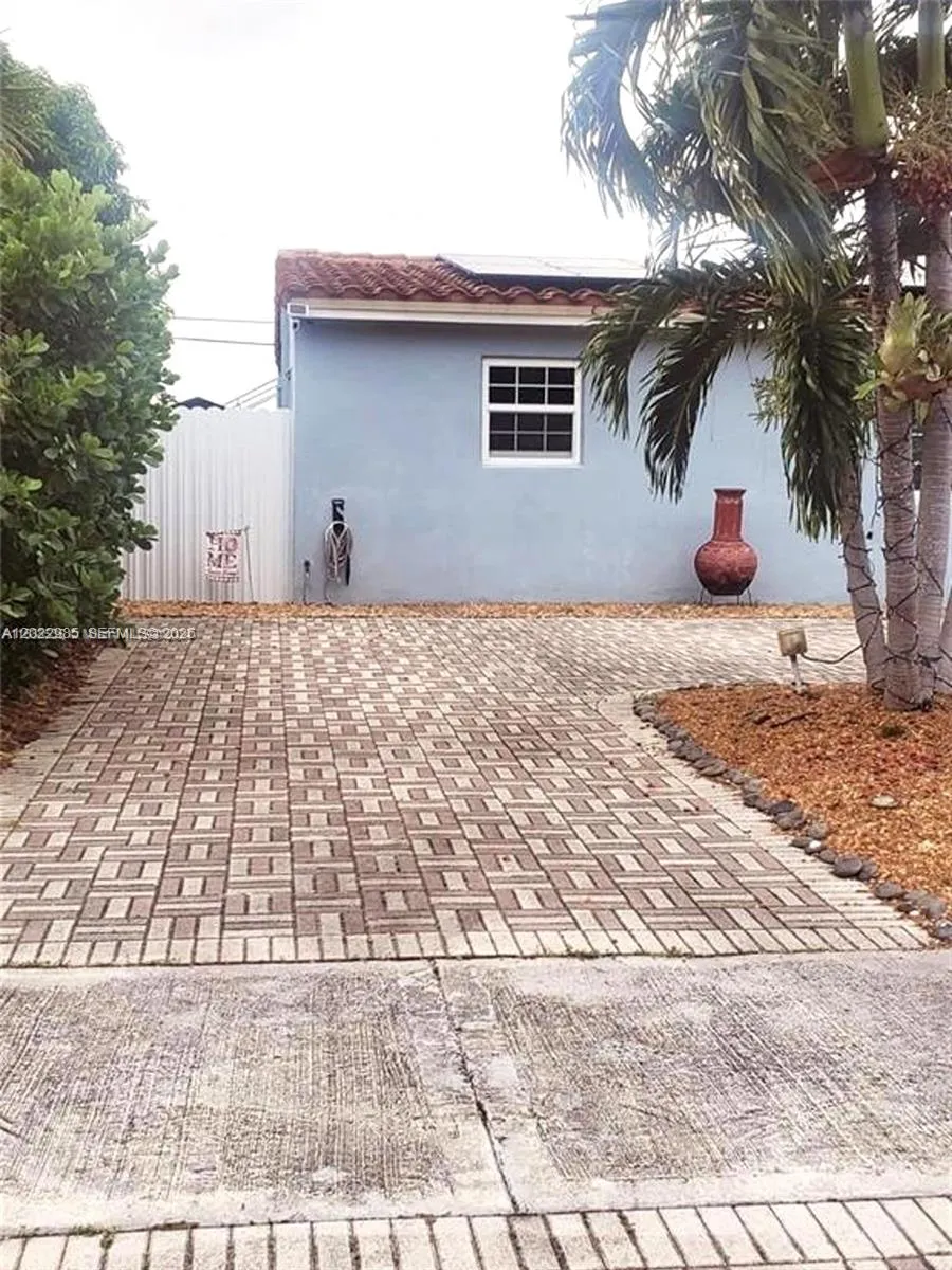 1310 N 70th Way # 1, Hollywood FL 33024