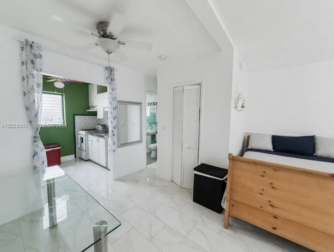 7935 Carlyle Ave # 4, Miami Beach FL 33141