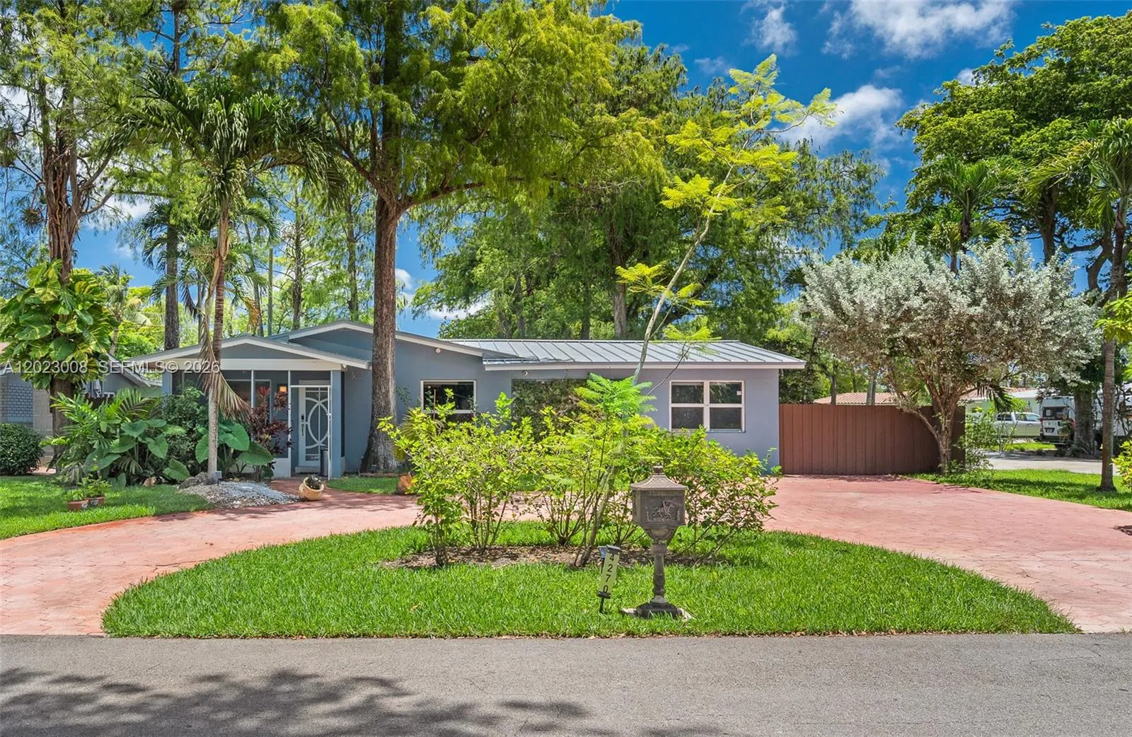 4270 NW 20th Ave, Oakland Park FL 33309