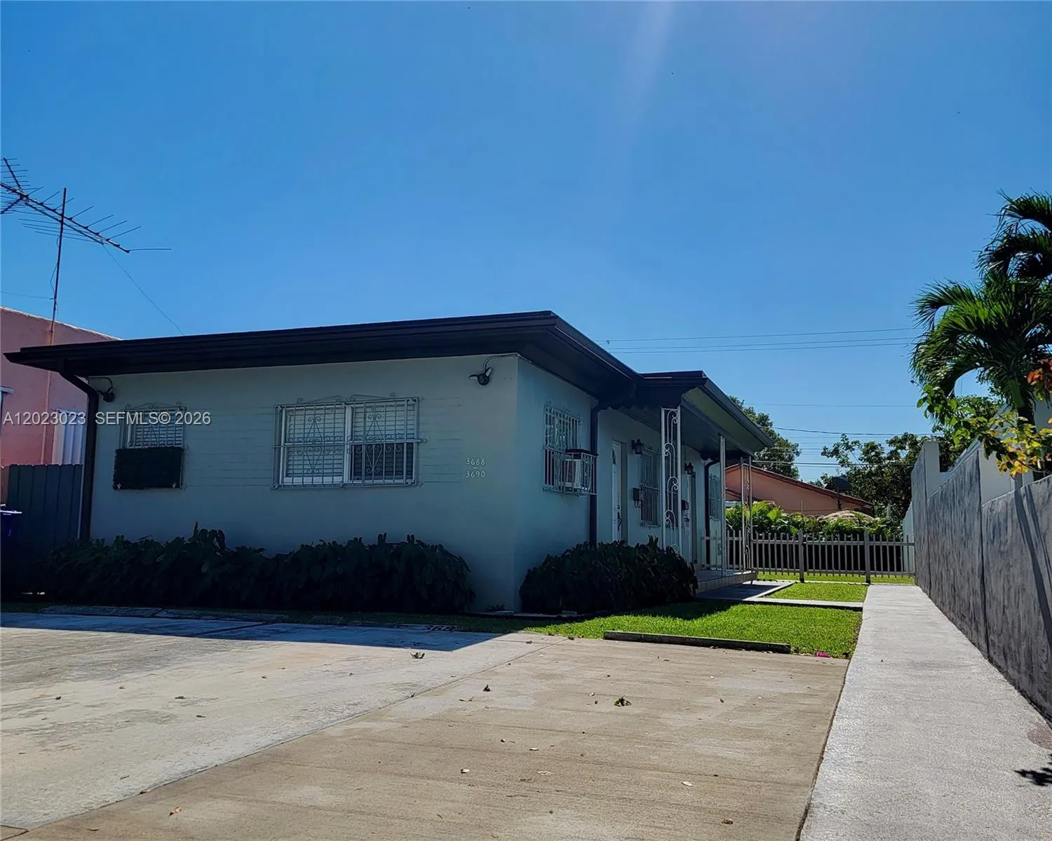 3688 SW 24th St # 3688, Miami FL 33145