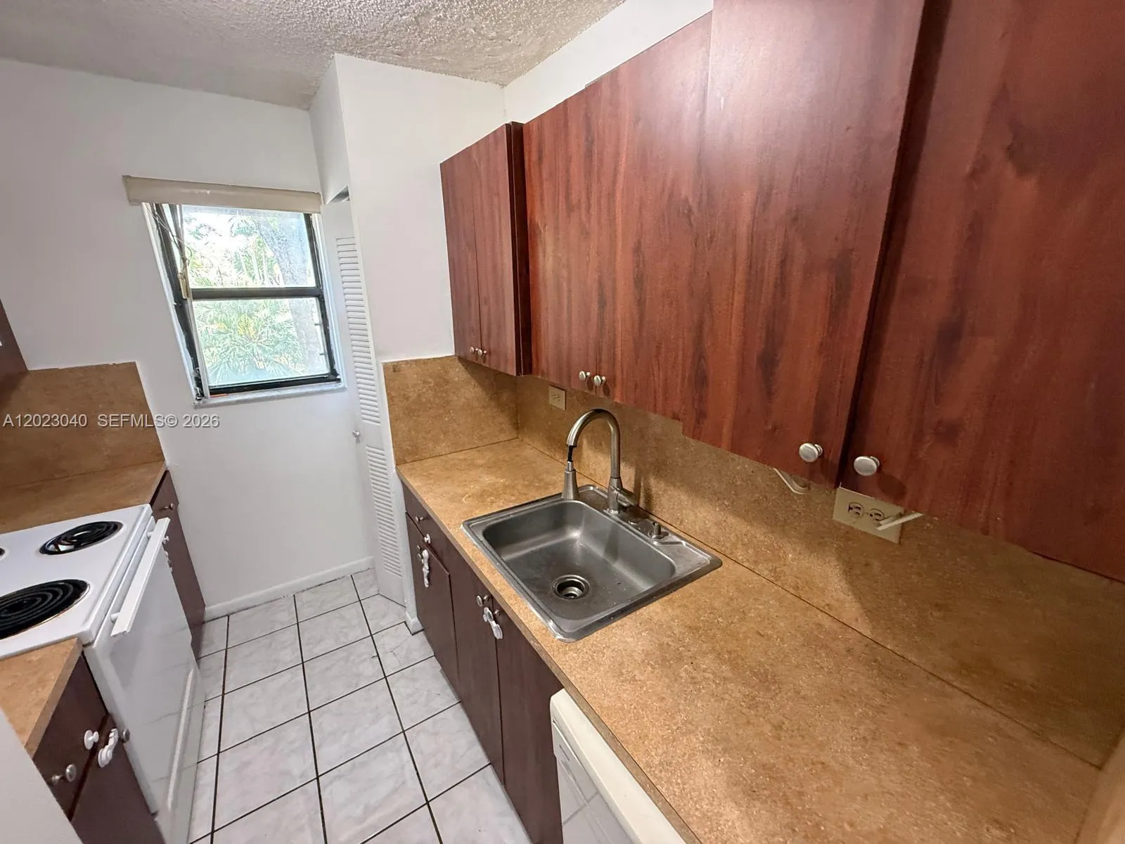 6975 NW 179th St # 204, Hialeah FL 33015