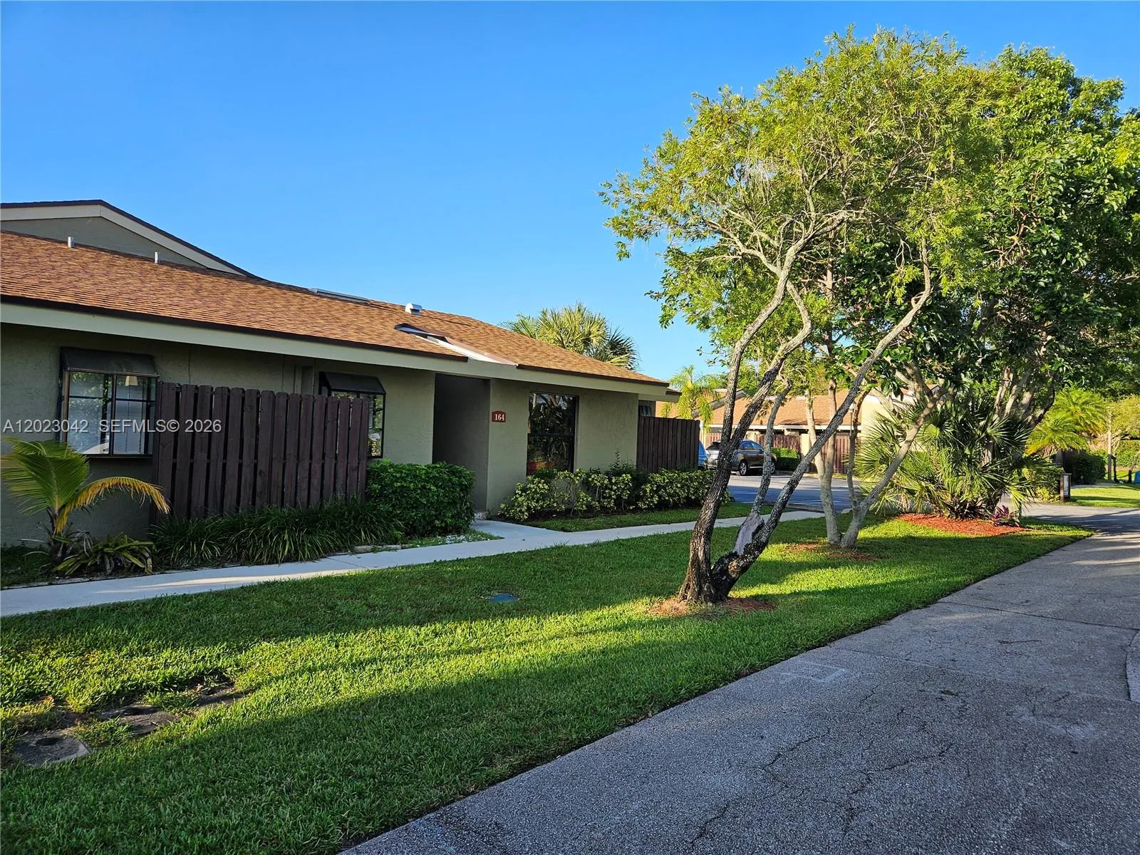 164 Meadows Dr, Boynton Beach FL 33436