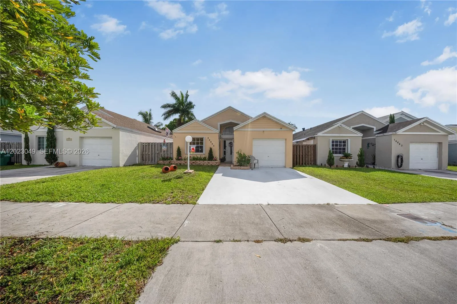 3 bedroom 2 bath for sale at 14637 SW 127th Ct, Miami FL 33186