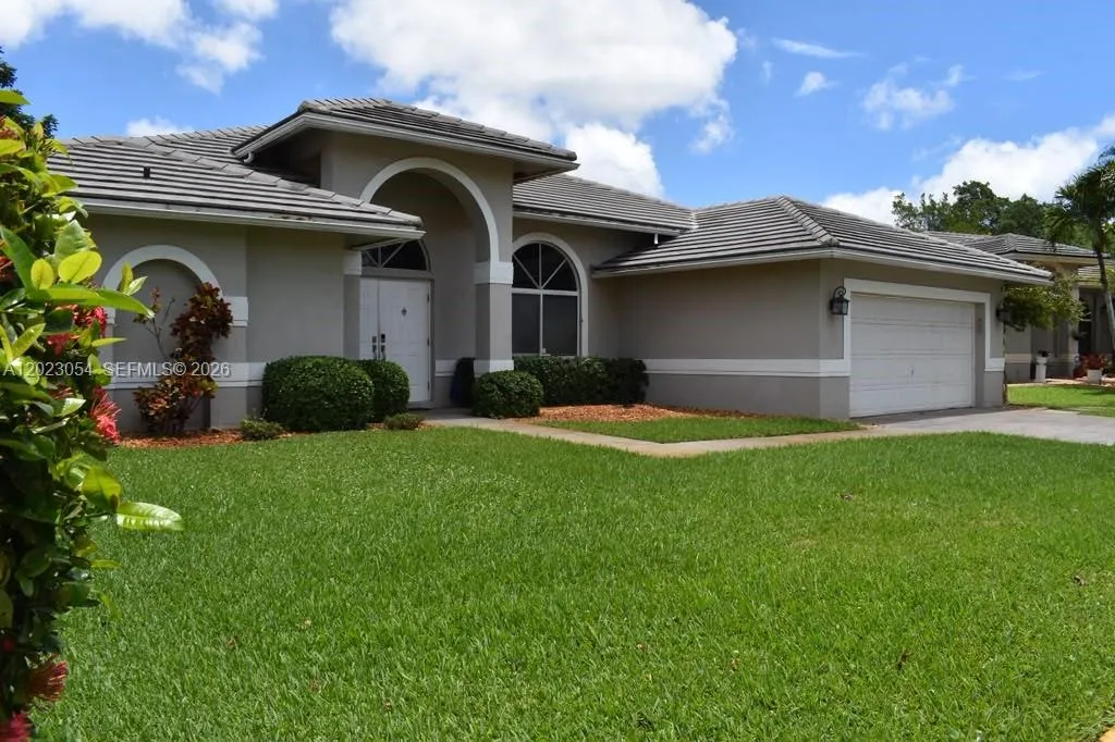 3 bedroom 2 bath for sale at 10205 SW 12th St, Pembroke Pines FL 33025