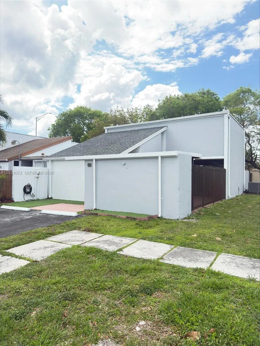 2560 SW 122nd Ct, Miami FL 33175