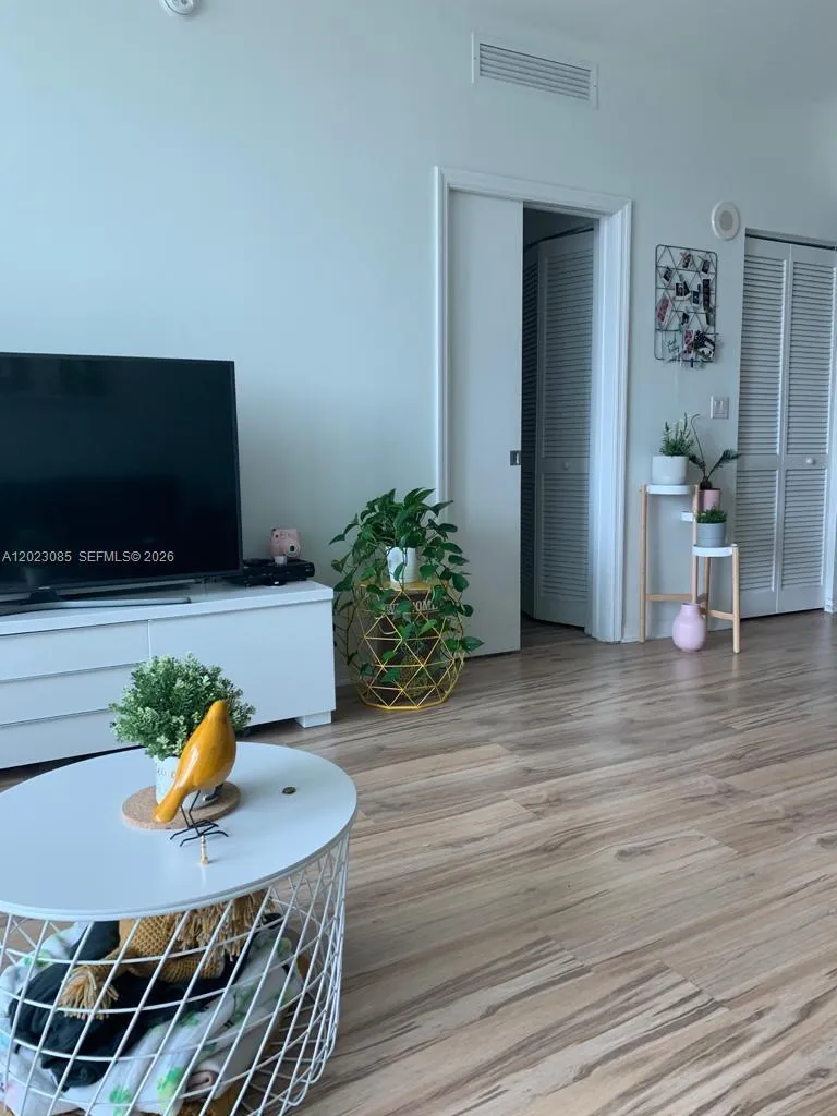951 Brickell Ave # 1503, Miami FL 33131