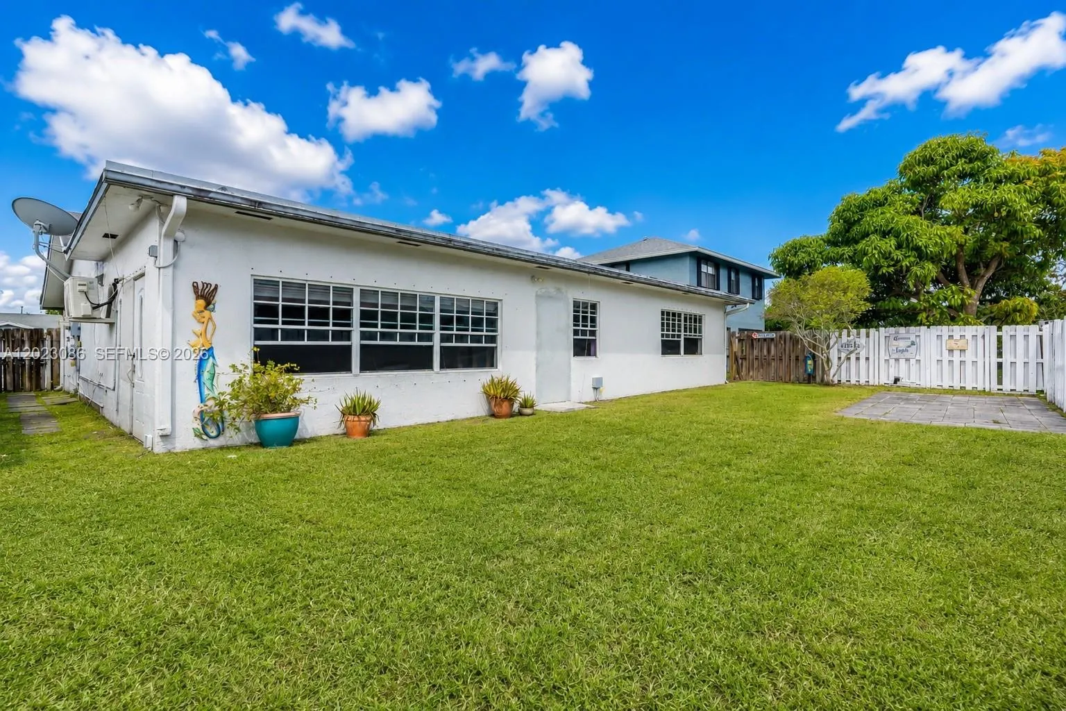 11641 NW 42nd St, Sunrise FL 33323
