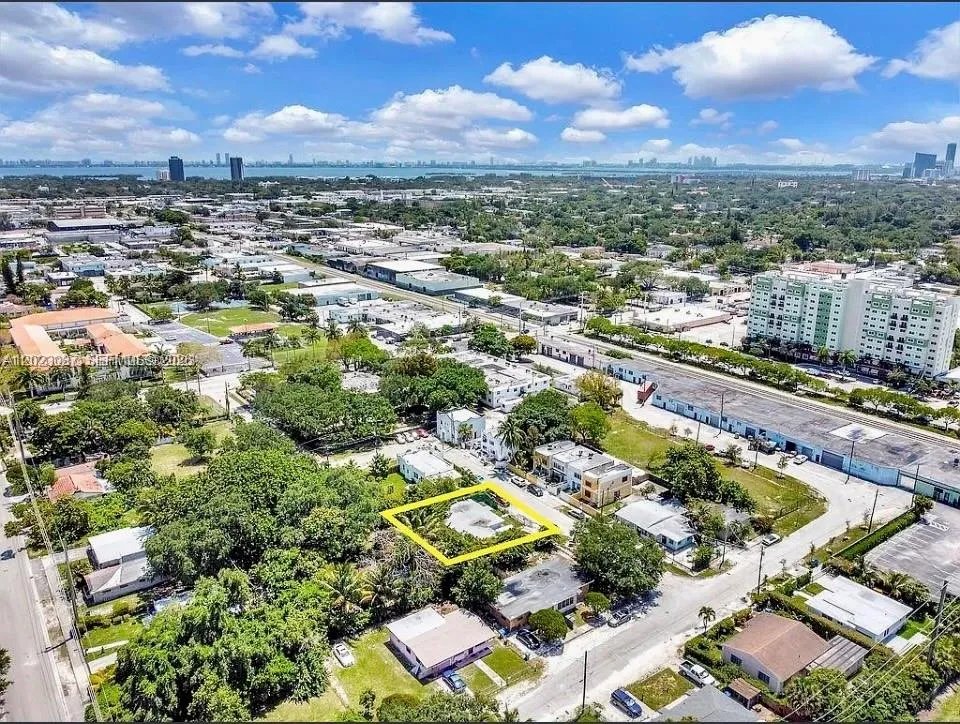 3 bedroom 2 bath for sale at 261 NW 73rd Ter, Miami FL 33150