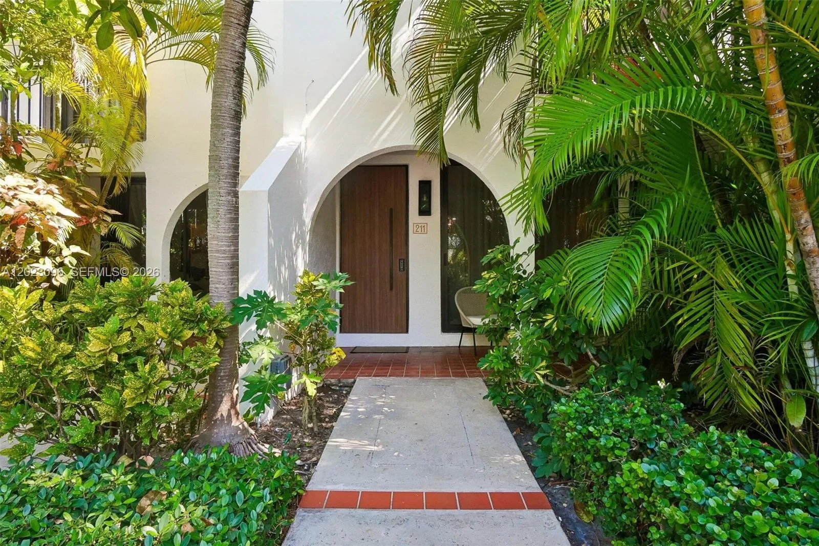 425 Grapetree Dr # 211, Key Biscayne FL 33149