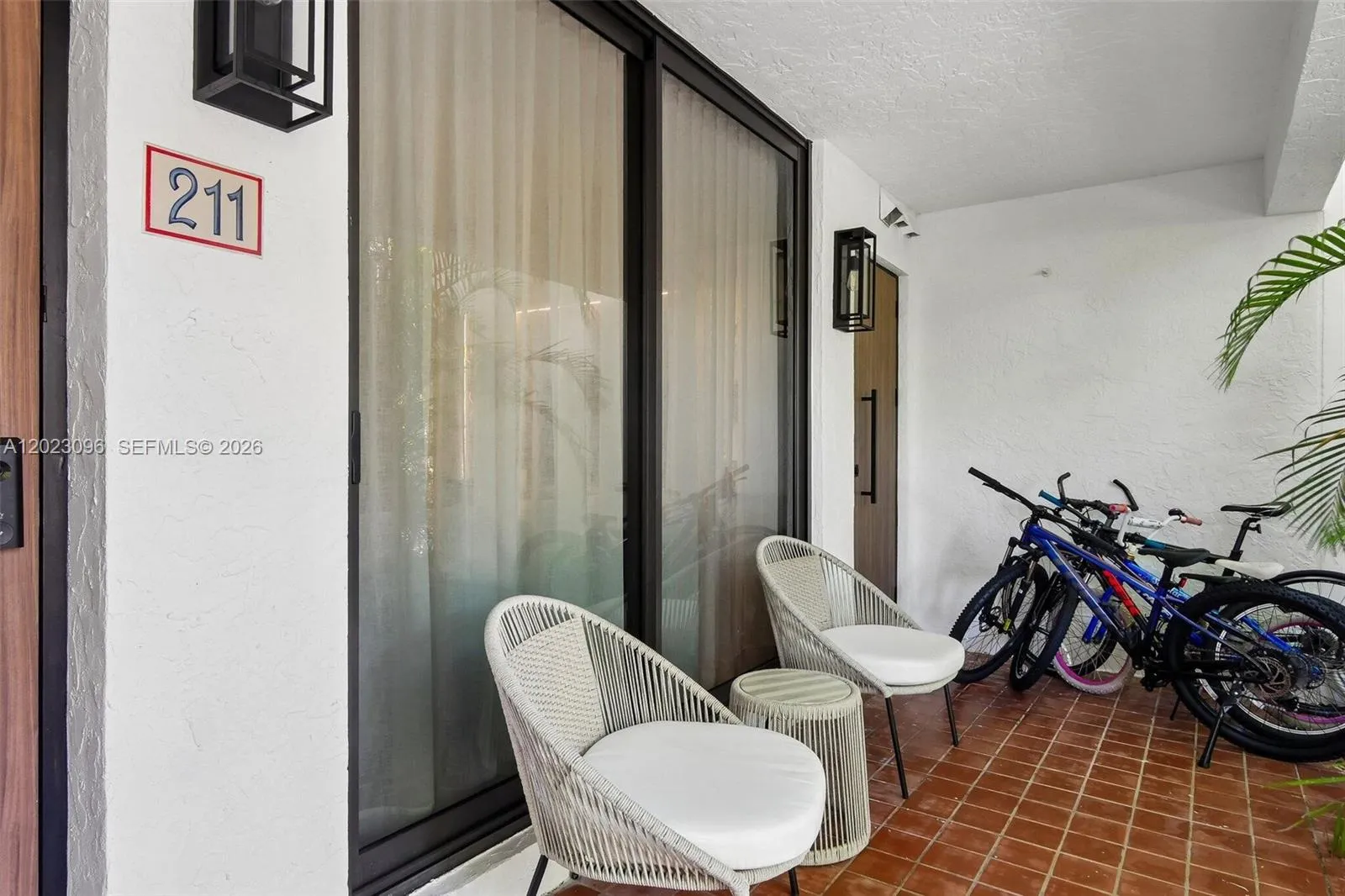 425 Grapetree Dr # 211, Key Biscayne FL 33149