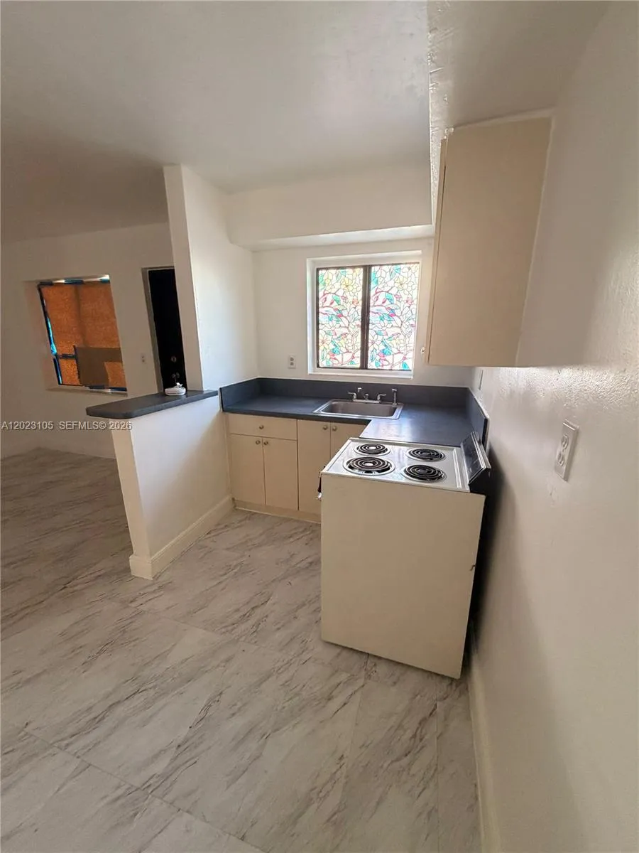 154 W 26th St # 2, Hialeah FL 33010