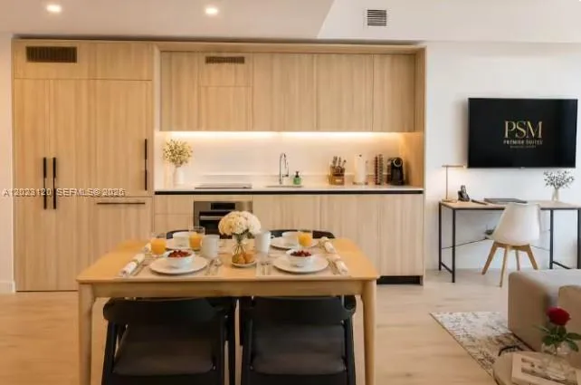 225 N Miami Ave # 3204, Miami FL 33128
