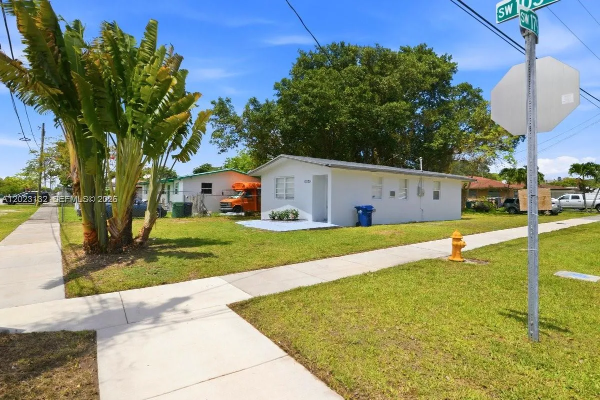 17875 SW 103rd Ave, Miami FL 33157