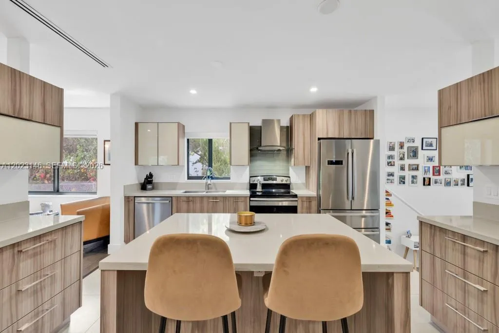 475 NE 91st St, Miami Shores FL 33138