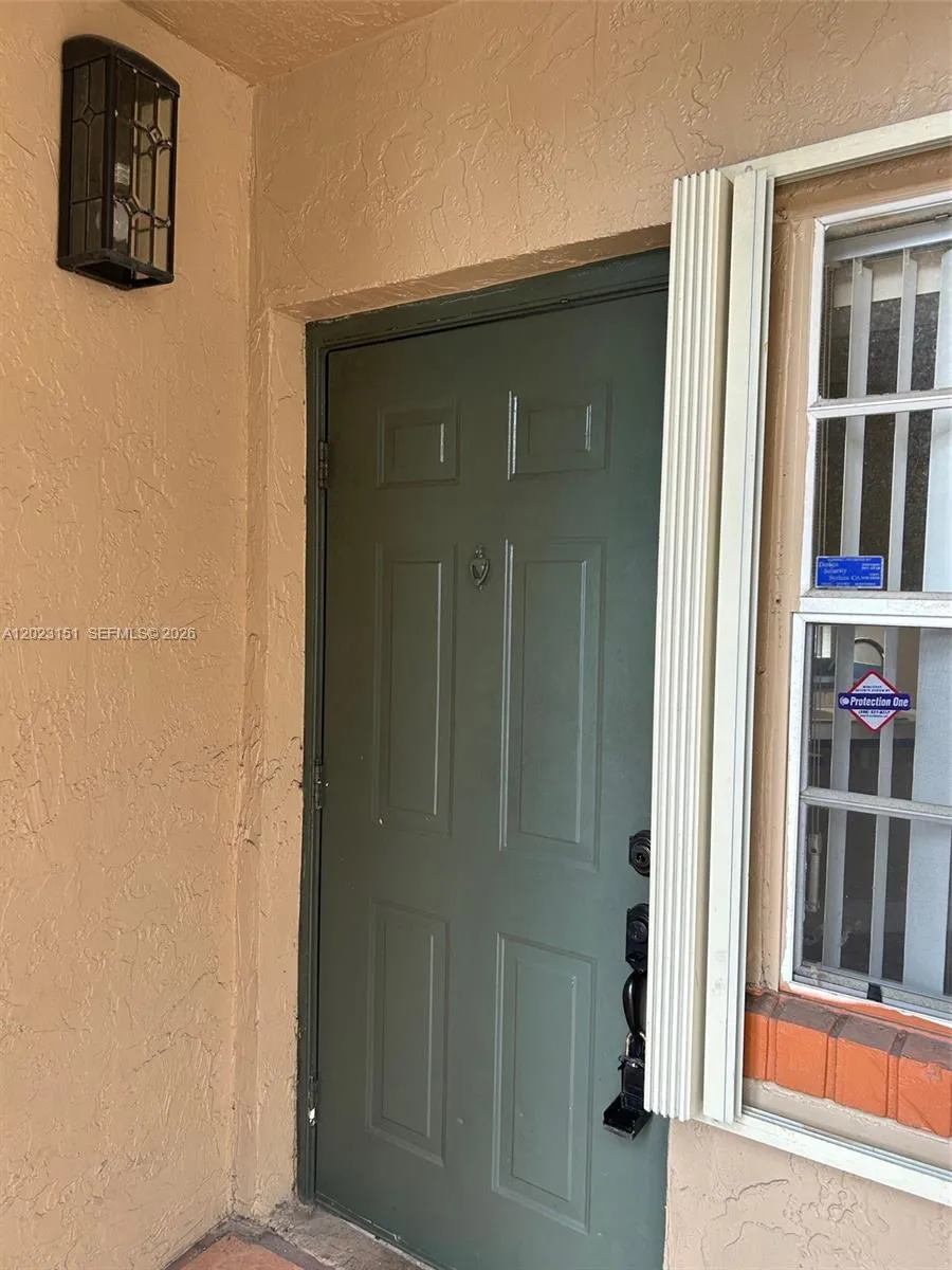 301 SW 86th Ave # 102, Pembroke Pines FL 33025