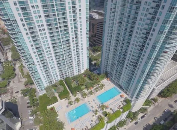 950 Brickell Bay Dr # 1701, Miami FL 33131