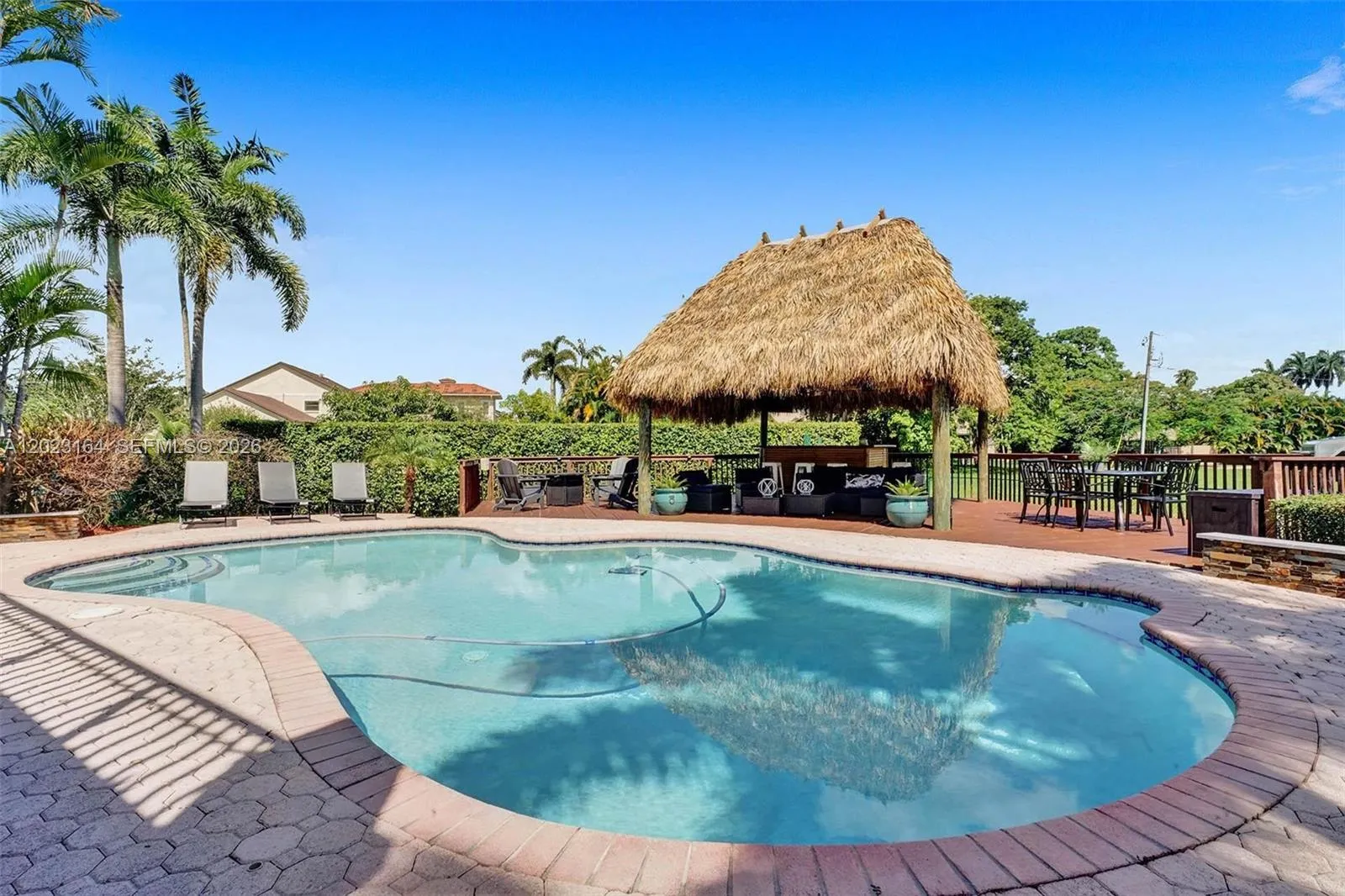 12140 SW 3rd St, Plantation FL 33325