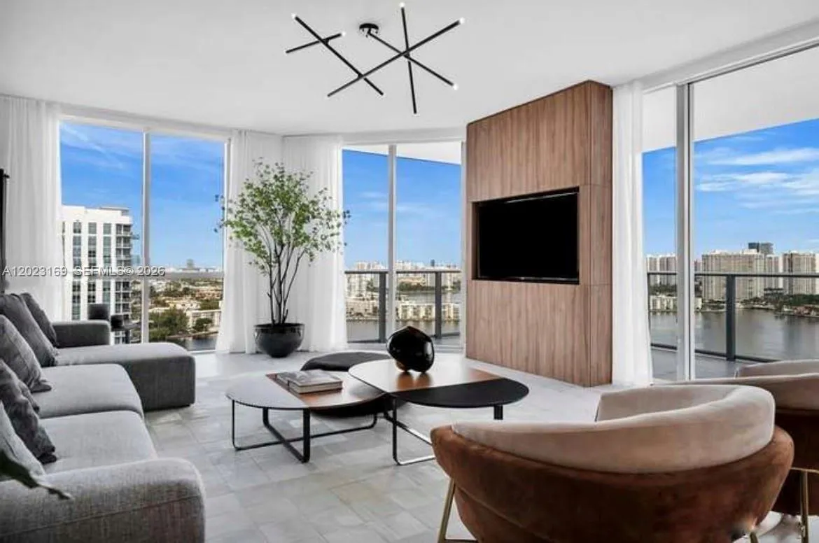 17111 Biscayne Blvd # 2209, North Miami Beach FL 33160