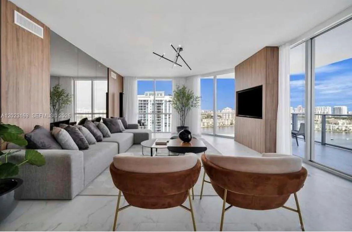 17111 Biscayne Blvd # 2209, North Miami Beach FL 33160