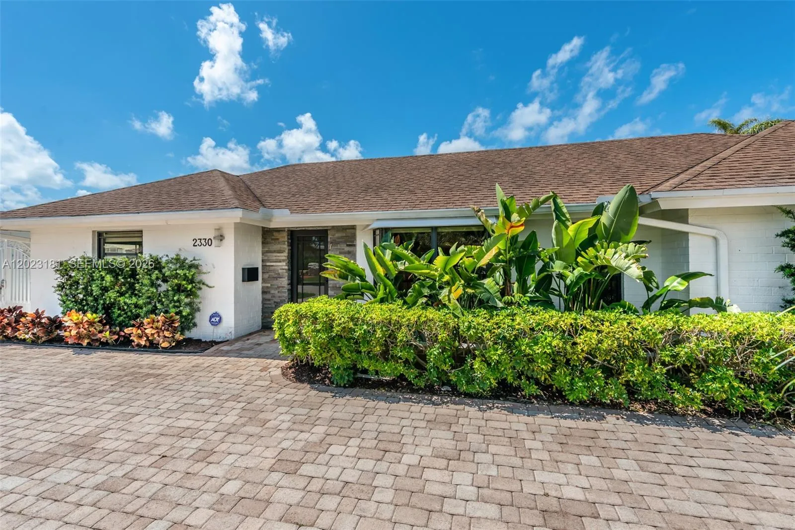 2330 NE 195th St, Miami FL 33180