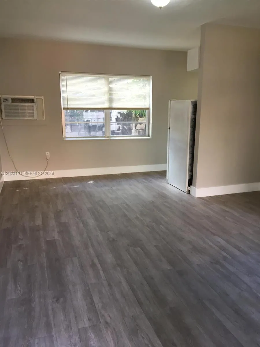 520 SW 4th St # 5, Miami FL 33130
