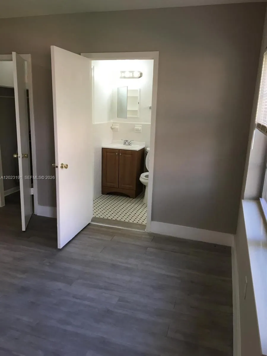 520 SW 4th St # 5, Miami FL 33130