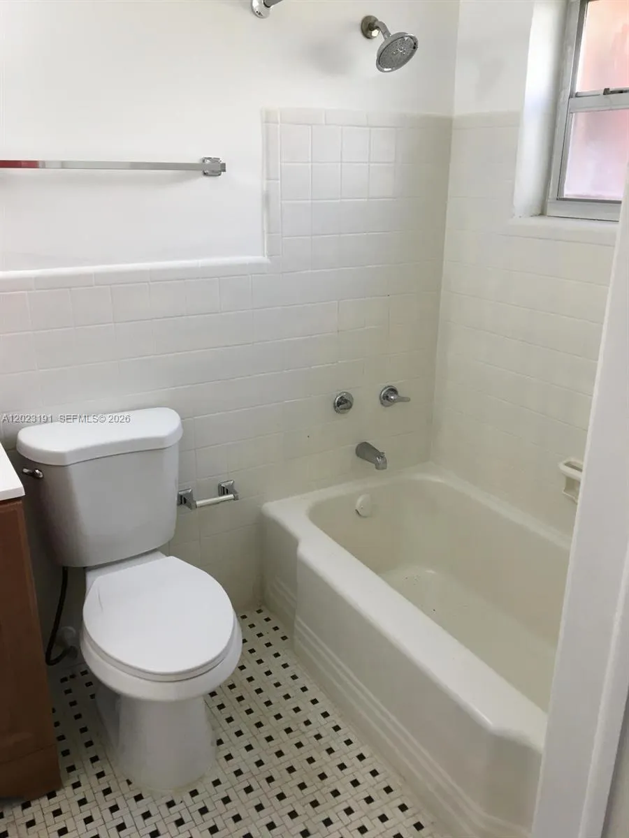 520 SW 4th St # 5, Miami FL 33130