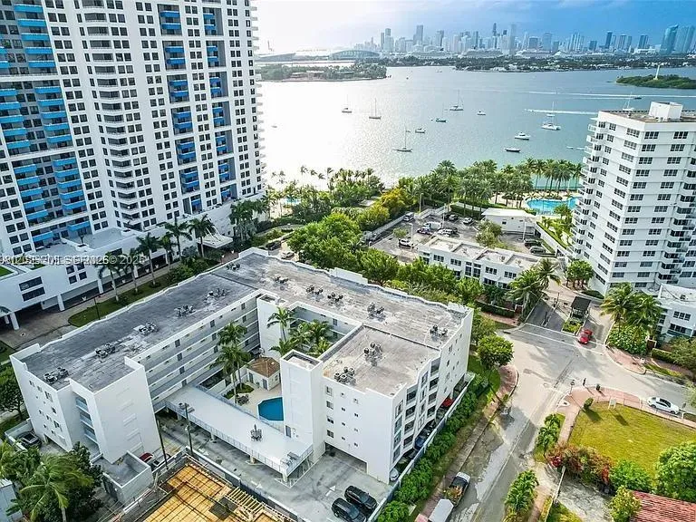 1401 Bay Rd # 312, Miami Beach FL 33139
