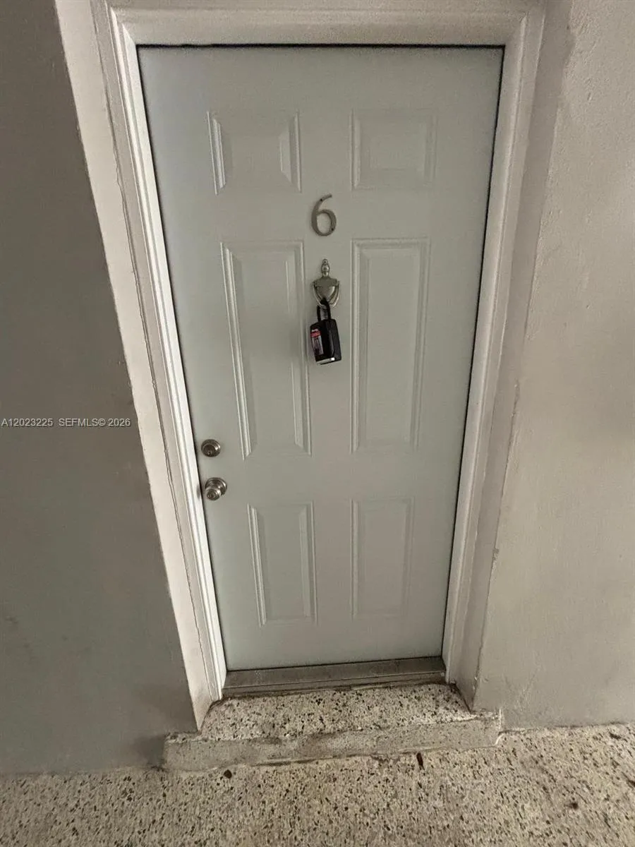 1047 SW 7th St # 6, Miami FL 33130