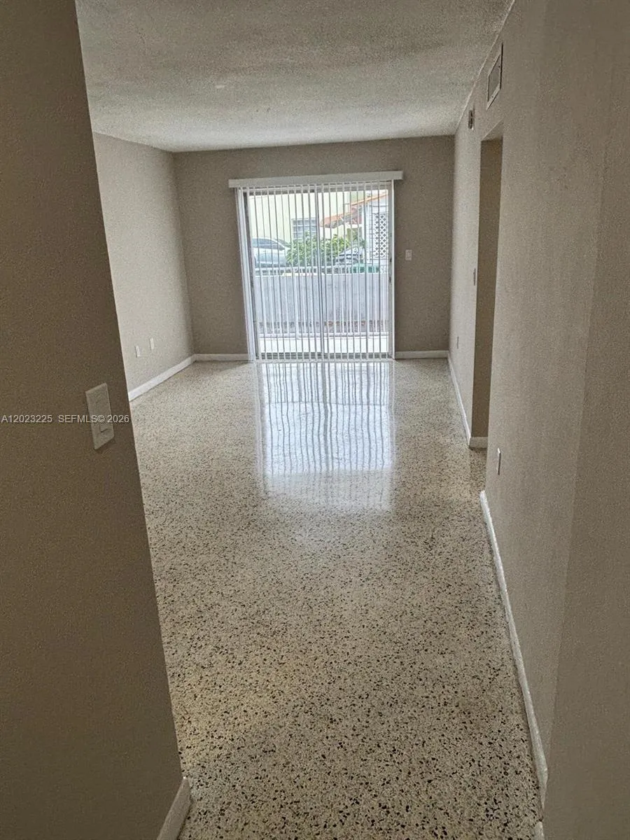 1047 SW 7th St # 6, Miami FL 33130