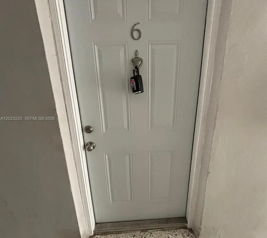 1047 SW 7th St # 6, Miami FL 33130