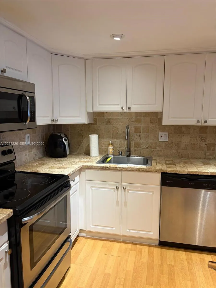 200 SE 15th Rd # 7G, Miami FL 33129