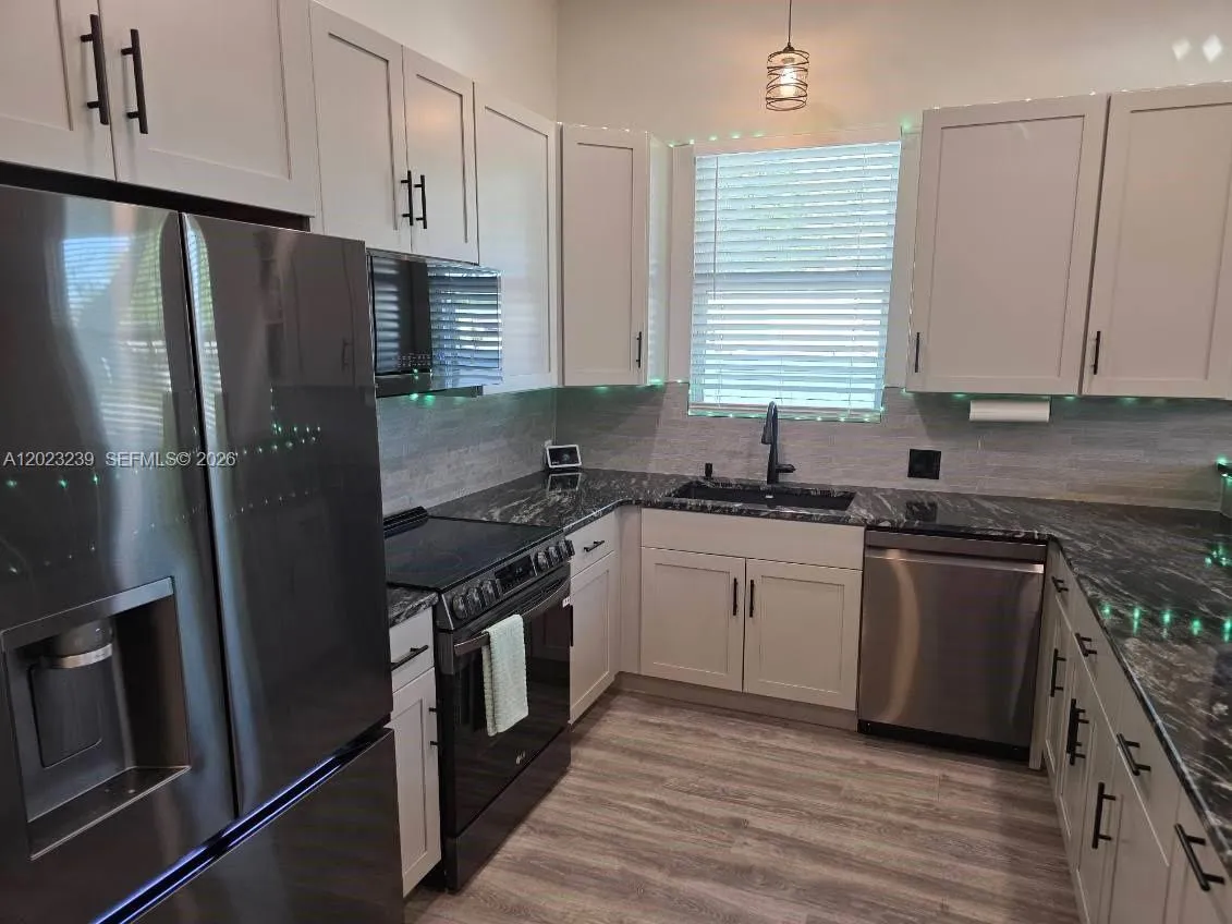6165 136 ave N, Clearwater FL 33760