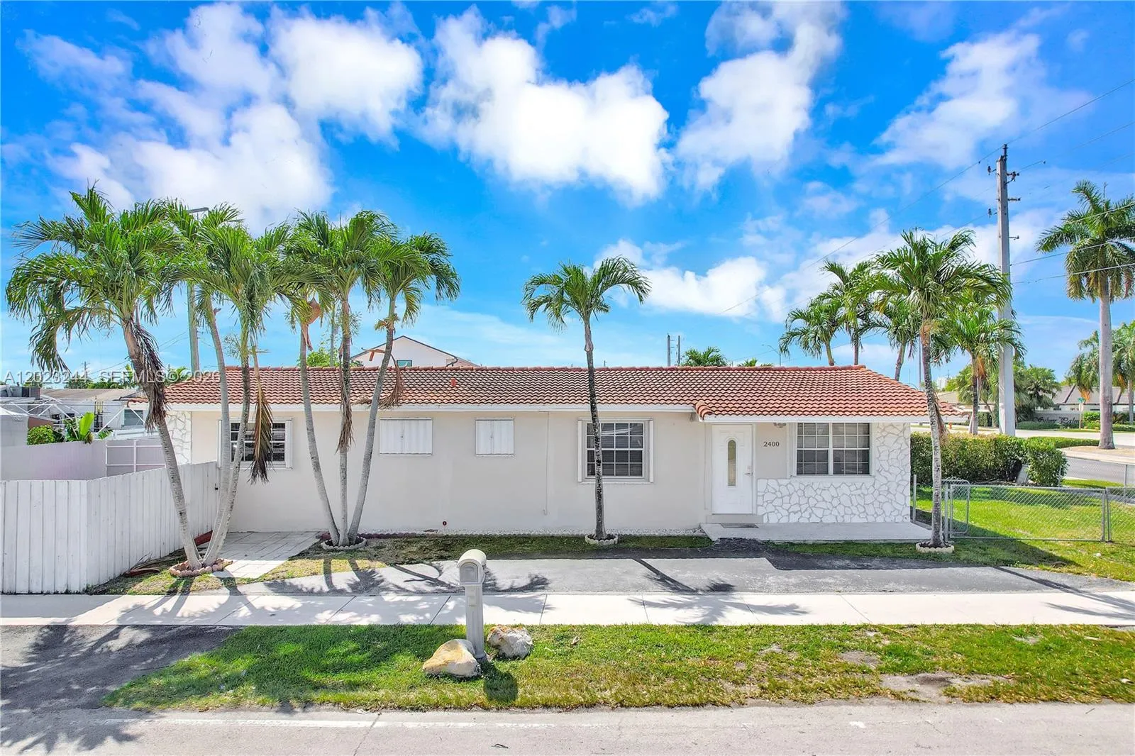 2400 SW 103rd Ct, Miami FL 33165