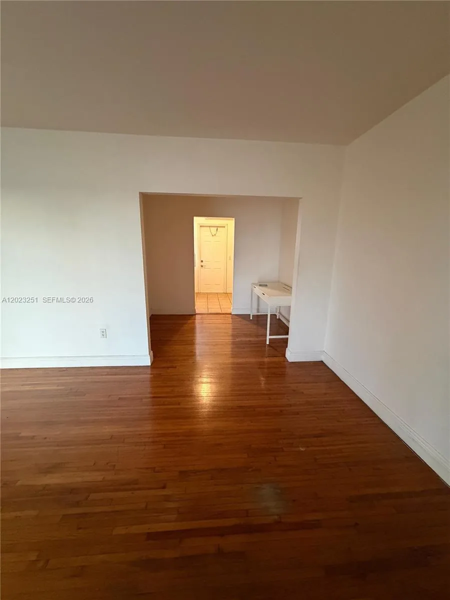 2200 Calais Dr # 5, Miami Beach FL 33141