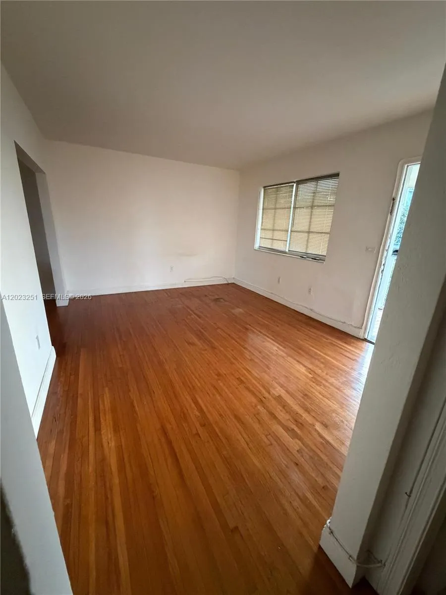 2200 Calais Dr # 5, Miami Beach FL 33141