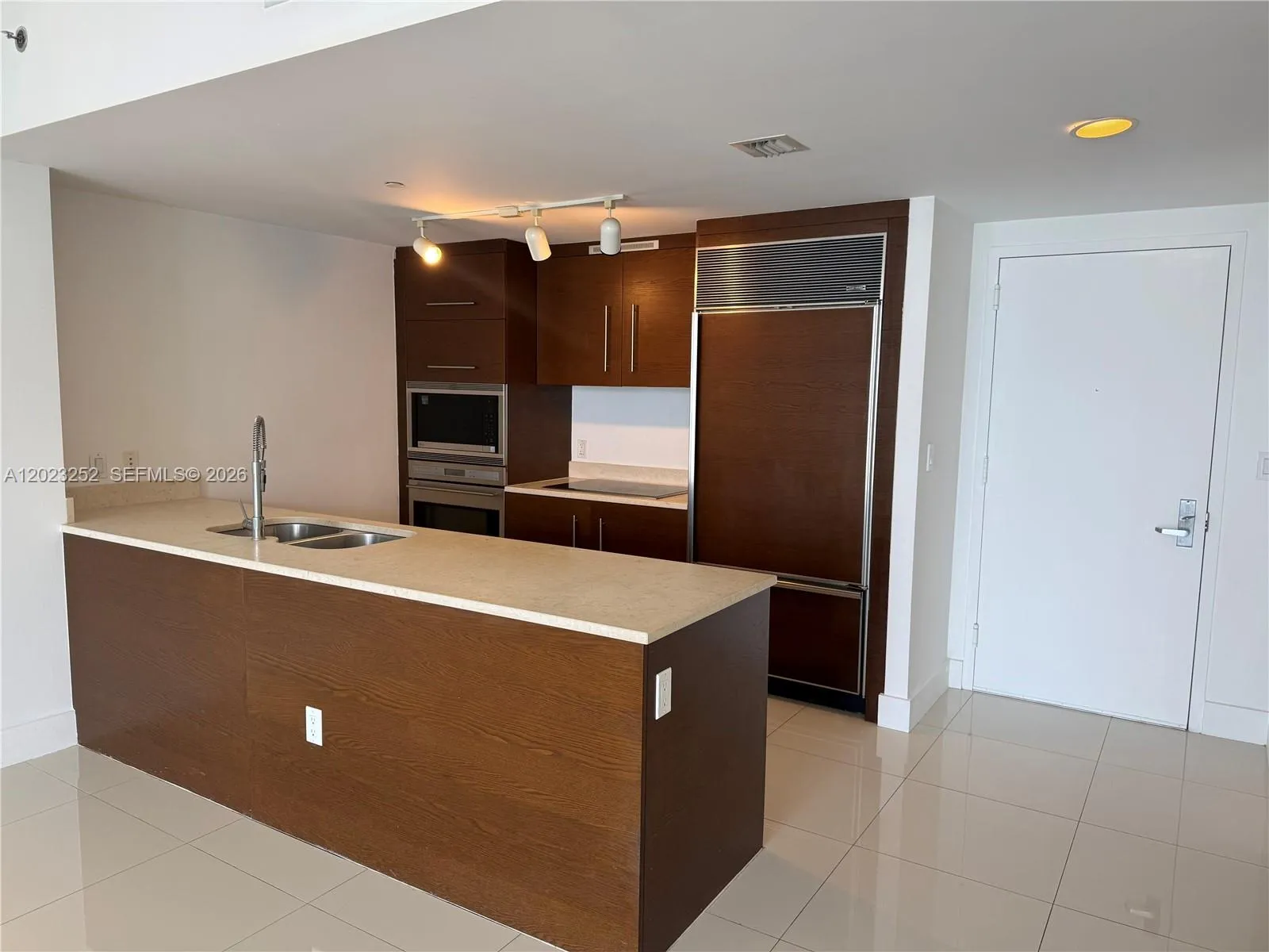 465 Brickell Ave # 3906, Miami FL 33131