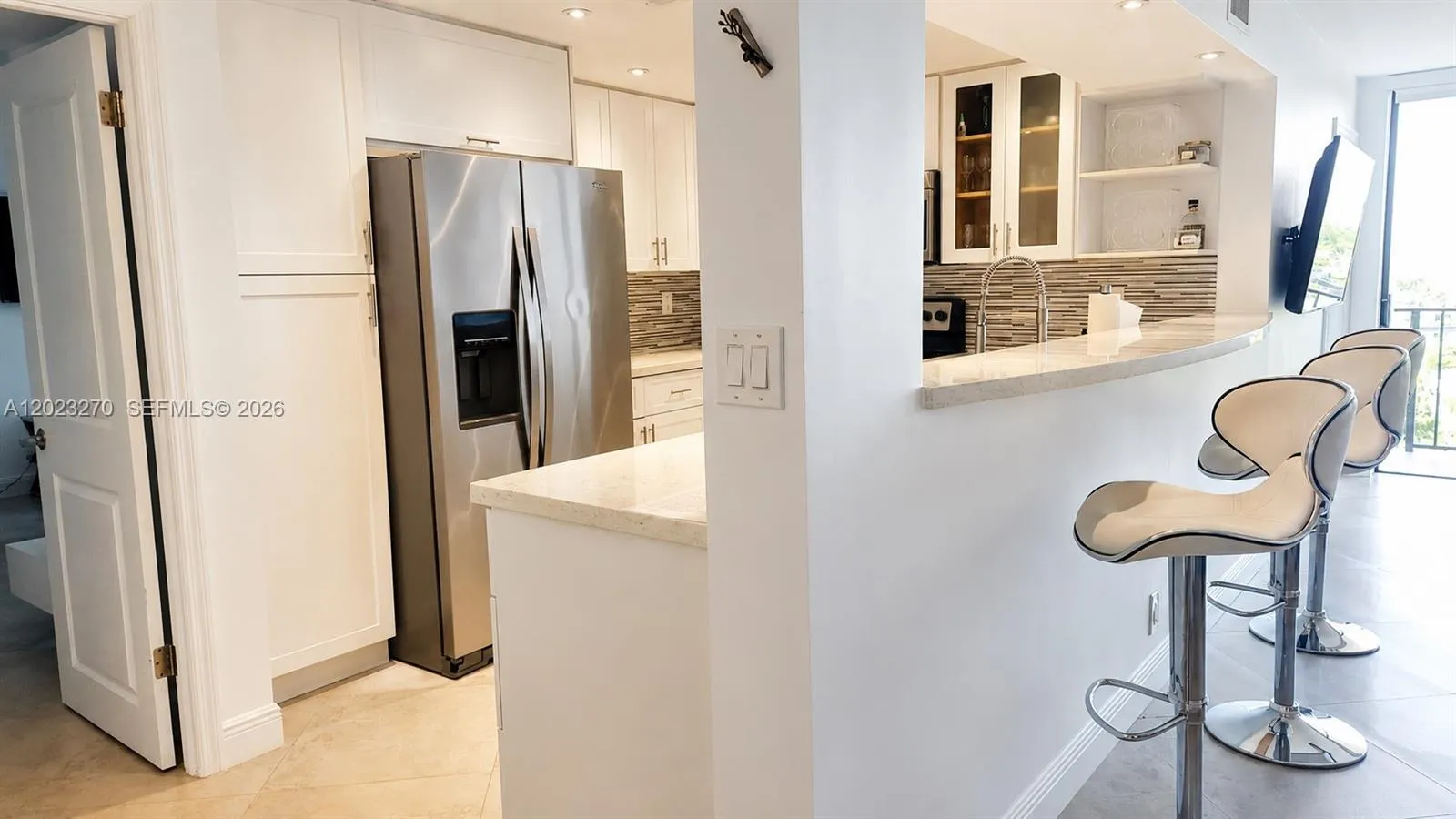 600 Parkview Dr # 829, Hallandale Beach FL 33009