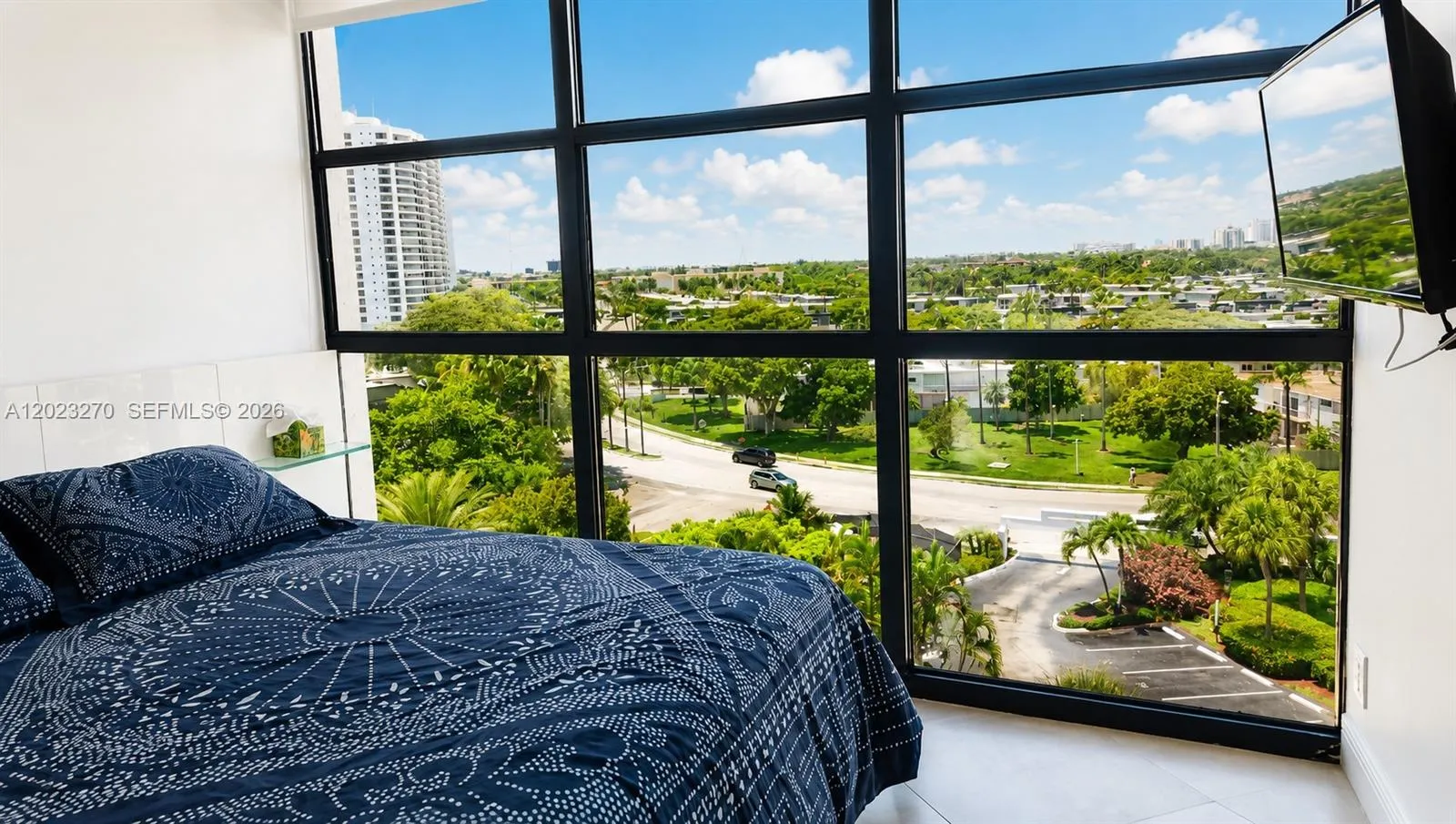 600 Parkview Dr # 829, Hallandale Beach FL 33009