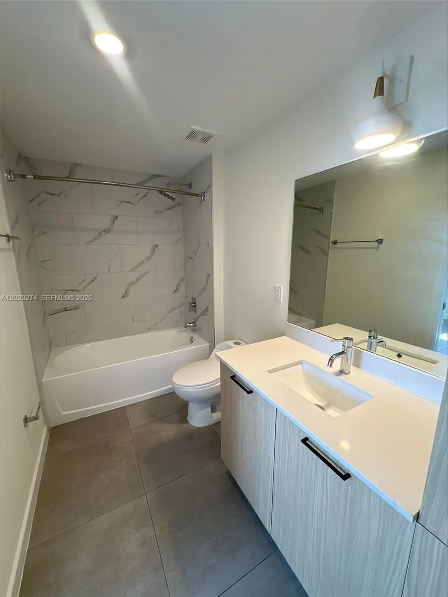 16395 Biscayne Blvd # 1310, North Miami Beach FL 33160
