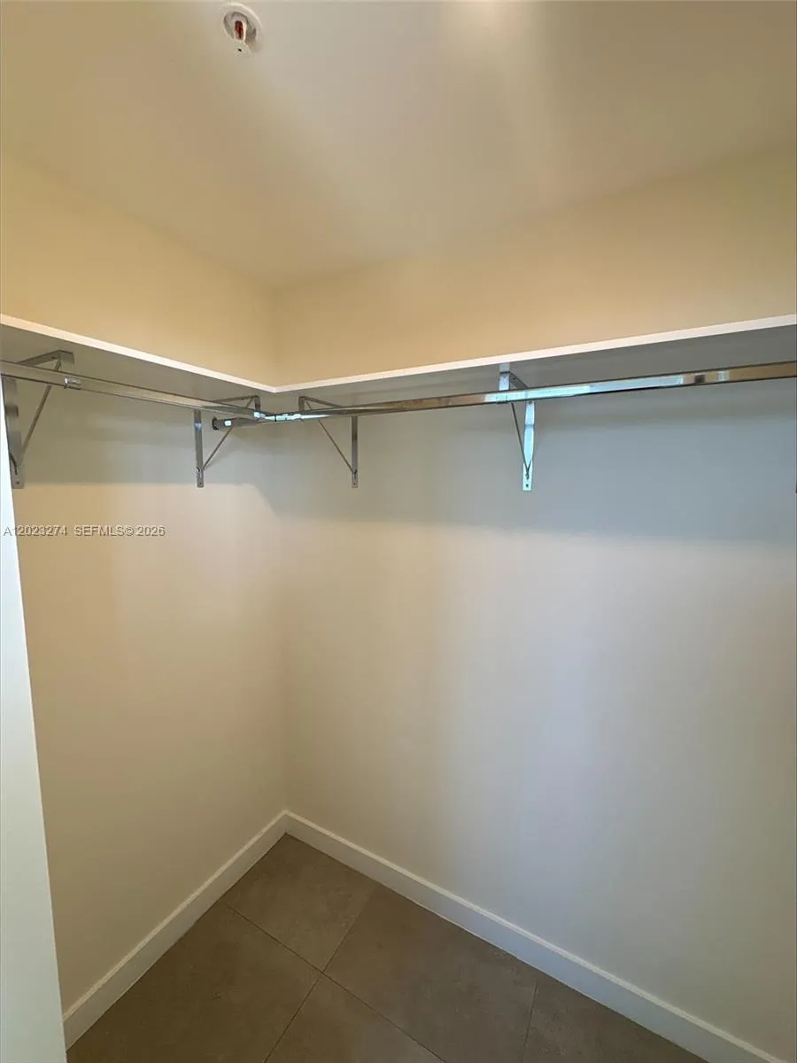 16395 Biscayne Blvd # 1310, North Miami Beach FL 33160