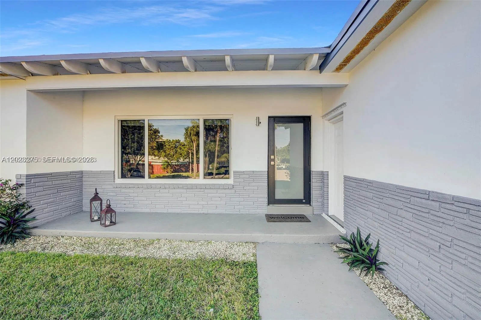 2190 NE 169th St, North Miami Beach FL 33162