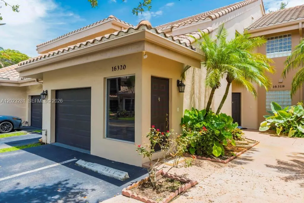 16320 Malibu Dr # 10, Weston FL 33326