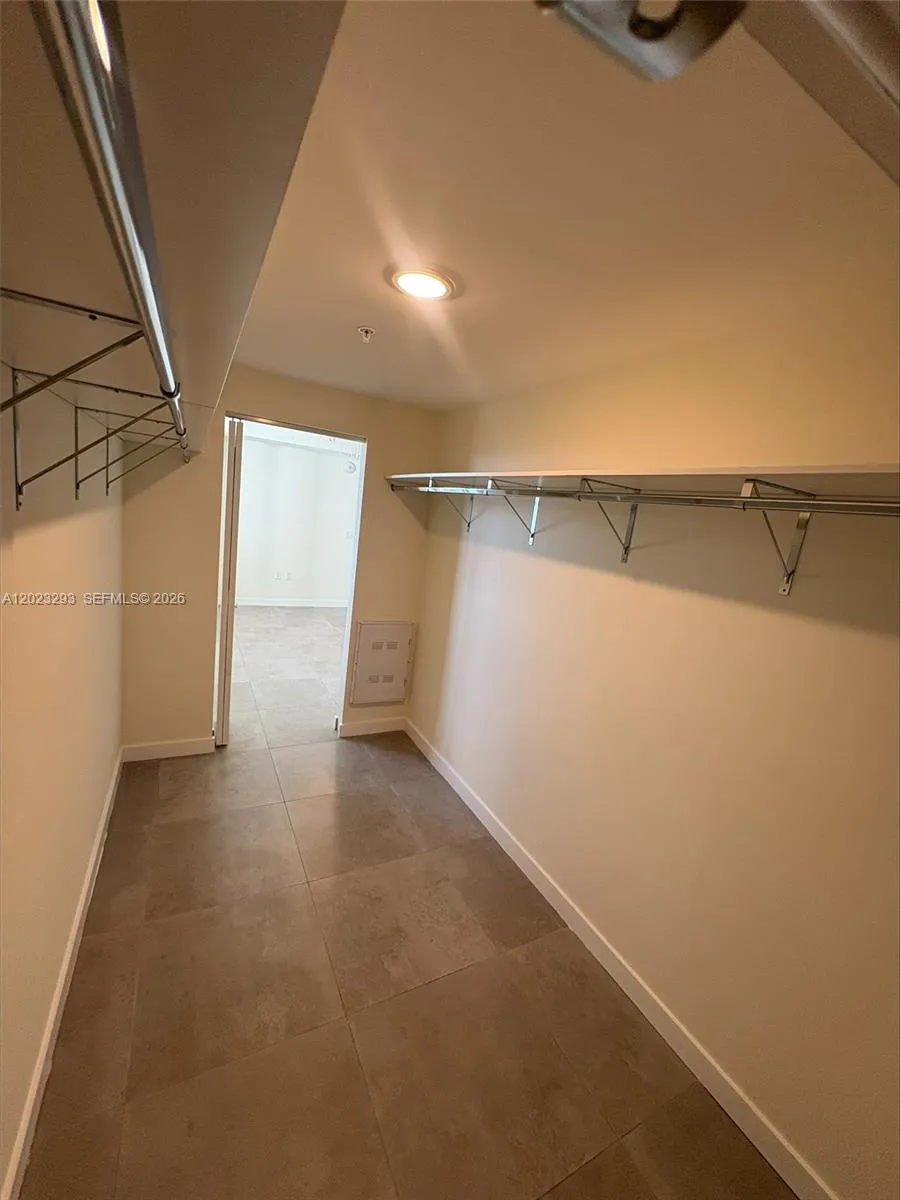 16395 Biscayne Blvd # 1311, North Miami Beach FL 33160