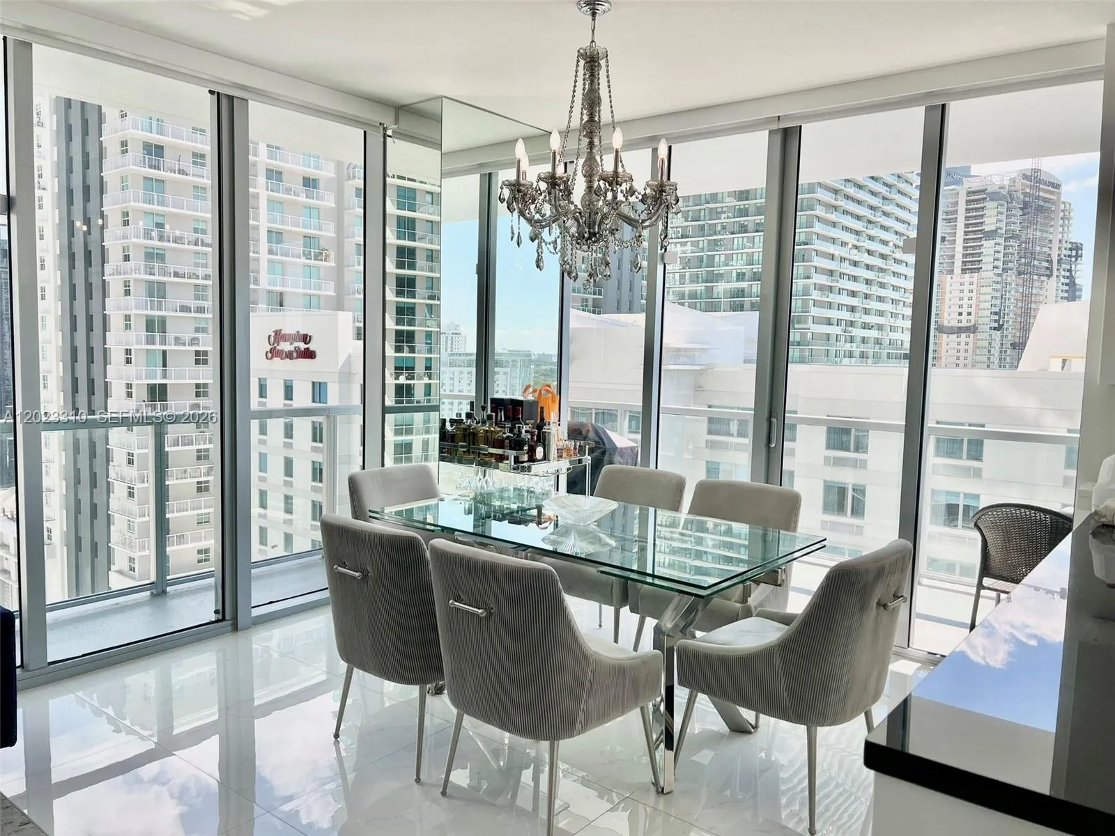 79 SW 12th St # 1806, Miami FL 33130