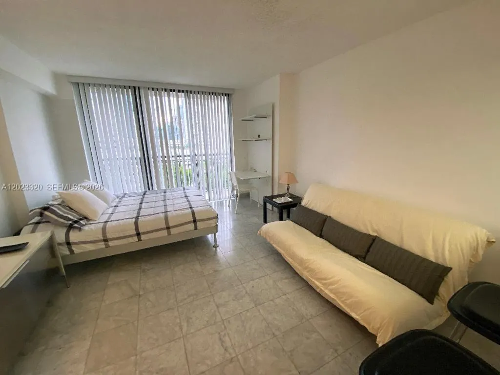 540 Brickell Key Dr # 913, Miami FL 33131