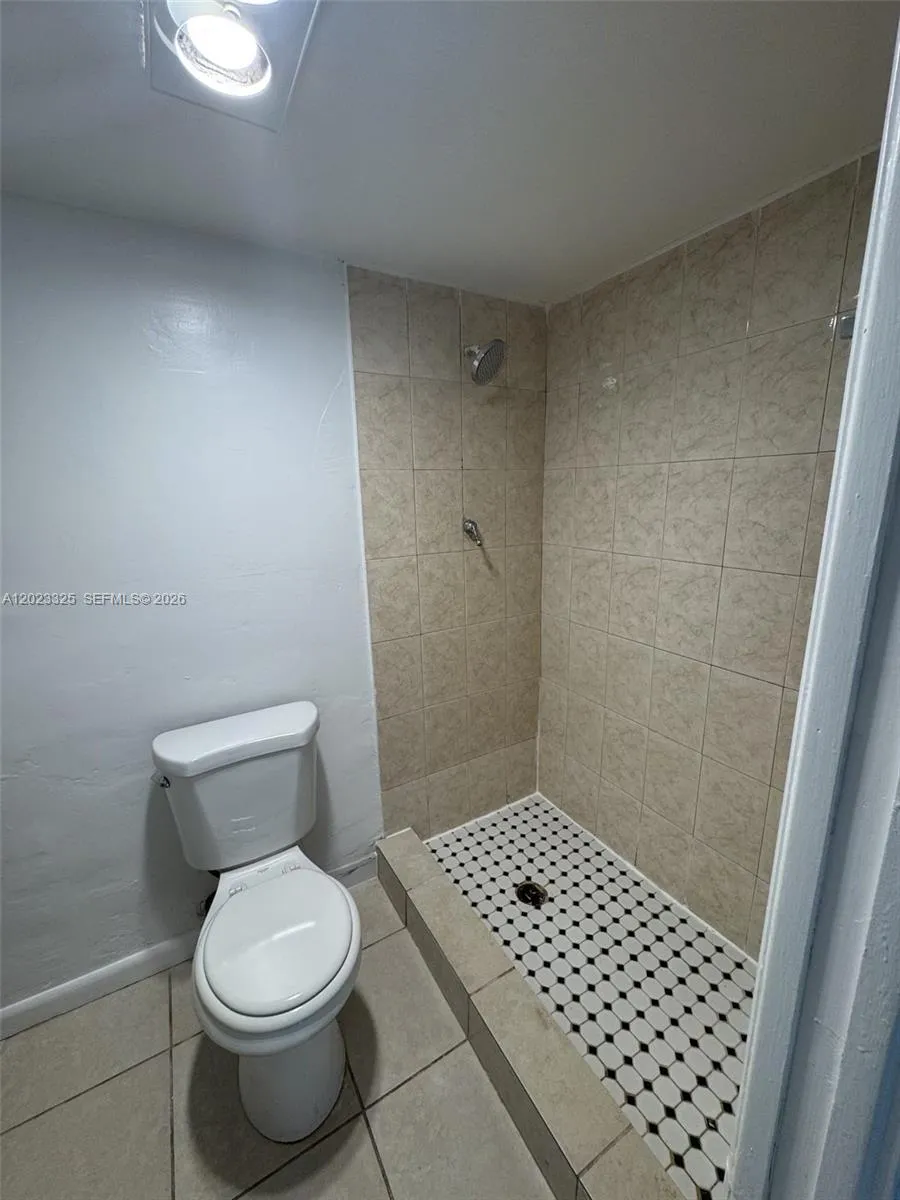 1643 NE Miami Gardens Dr # 121, Miami FL 33179
