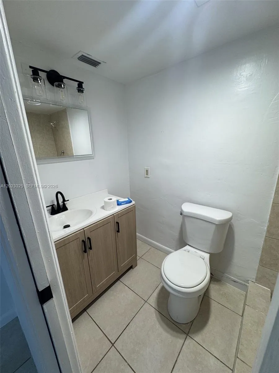 1643 NE Miami Gardens Dr # 121, Miami FL 33179